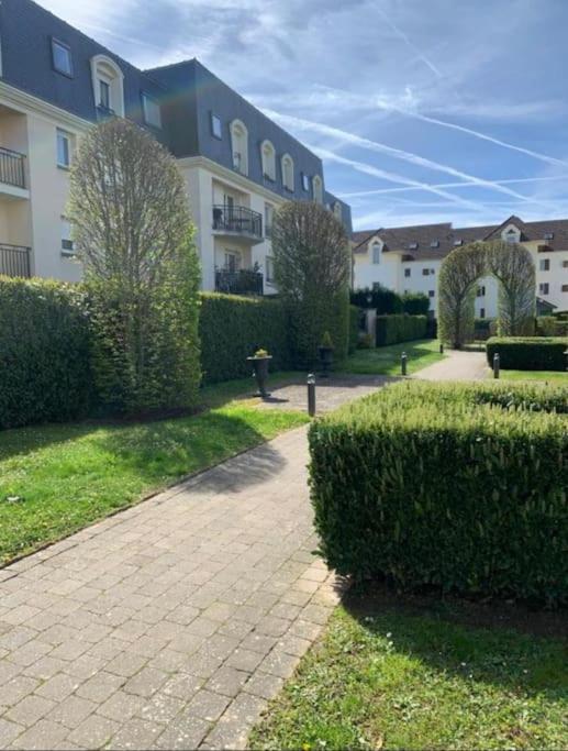 Les Jardins De Magny. Magny-le-Hongre Exterior foto